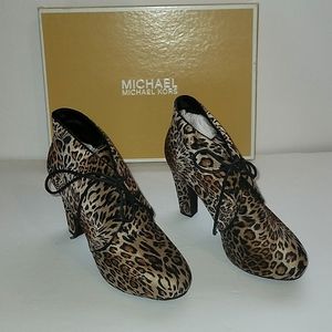 Michael Kors Women's Ankle boot Leopard print size 10